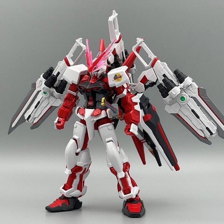 アストレイ レッドフレーム ガンダム組立モデルキット 赤白メ - Model Kit Gundam のレビューと価格
