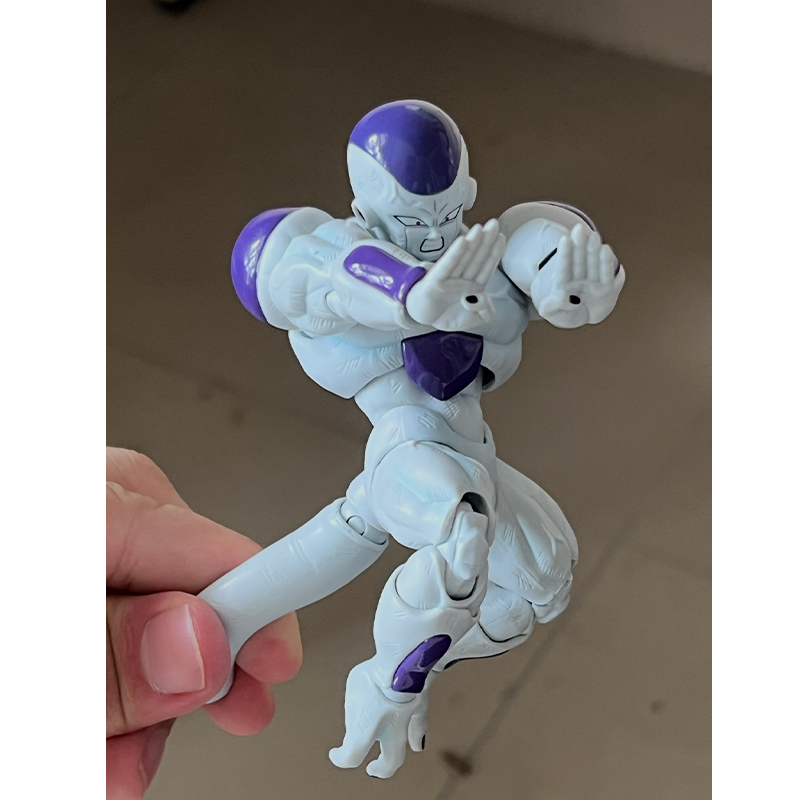 DBファクトリー DBトイ KO ドラゴンボールZ フルパワ - Model Kit Frieza のレビューと価格